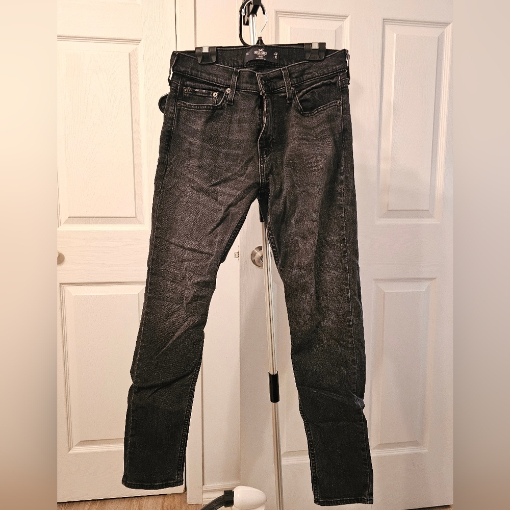5/25$ Hollister skinny jeans